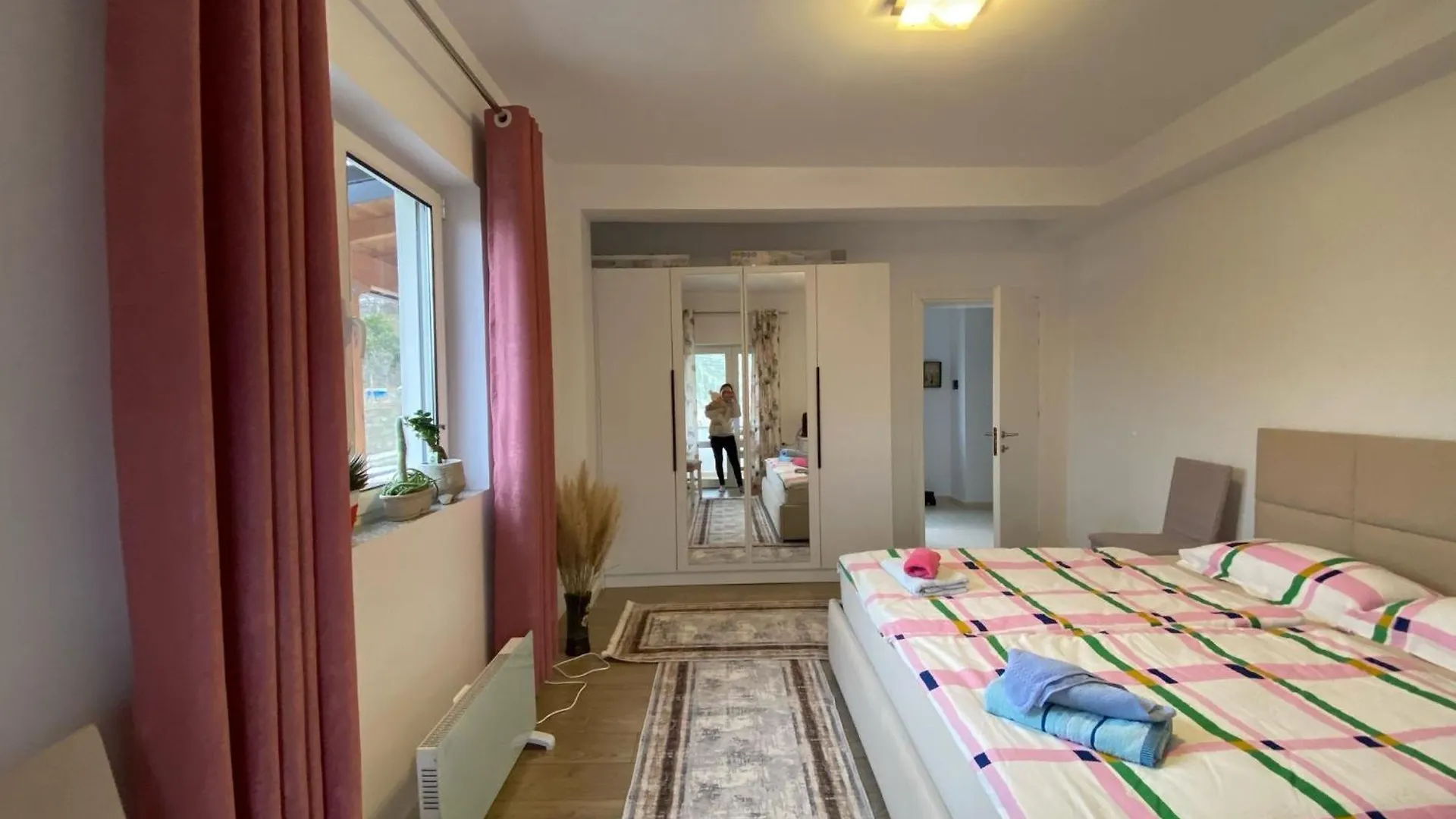 Privatunterkunft Bright & Cozy Room With Balcony Zhaban Albanien